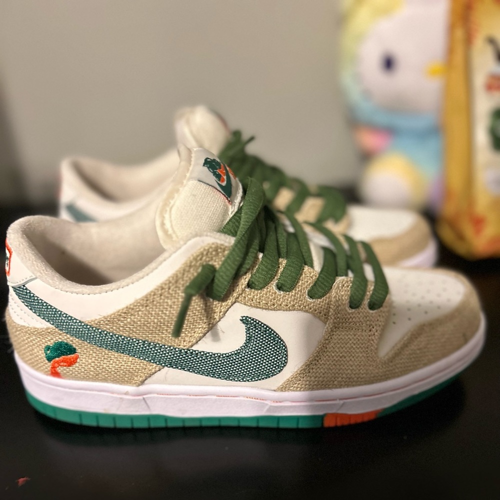 Size 7 jarrito Nike shoes limited addition worn one time